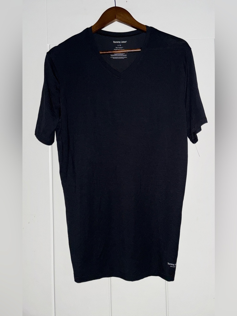 Tommy John Men L‎ Luxe Crewneck Modal Undershirt Stay-Tucked Black Tagless Shirt